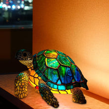 Lade das Bild in den Galerie-Viewer, LeuchtSchildkröte - handgefertigte Lampe, die Herzen erstrahlen lässt