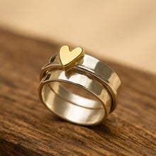 Carica l'immagine nel visualizzatore di Gallery, Anello vintage – l'oro del cuore incontra lo splendore dell'argento
