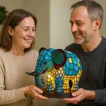 Lade das Bild in den Galerie-Viewer, LeuchtElefant - handgefertigte Lampe, die Herzen erstrahlen lässt