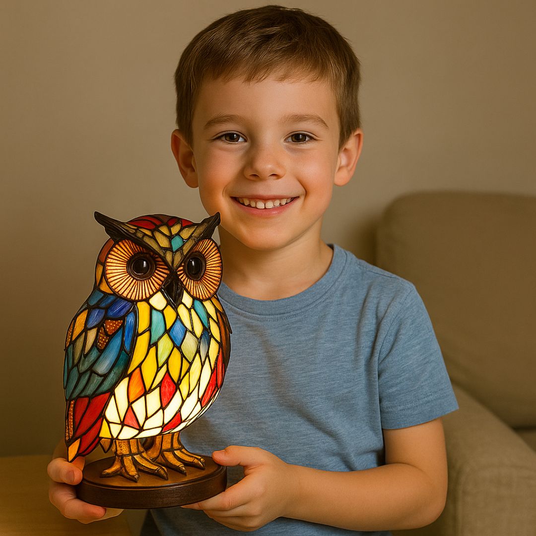 LeuchtEule - handgefertigte Lampe, die Herzen erstrahlen lässt