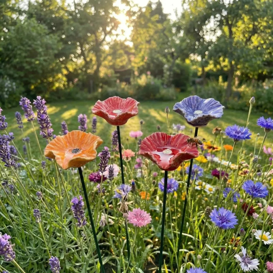 Handgemachte Bienenblüten – Wetterfeste Keramik-Tränken, 4er-Set